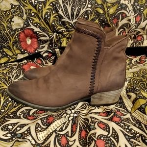 Bueno Lodi Block Heel Bootie